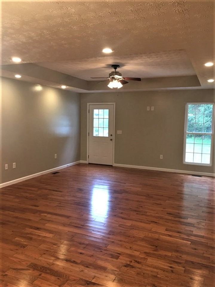 1 Whistle Stop Ln - Photo 3 of 16