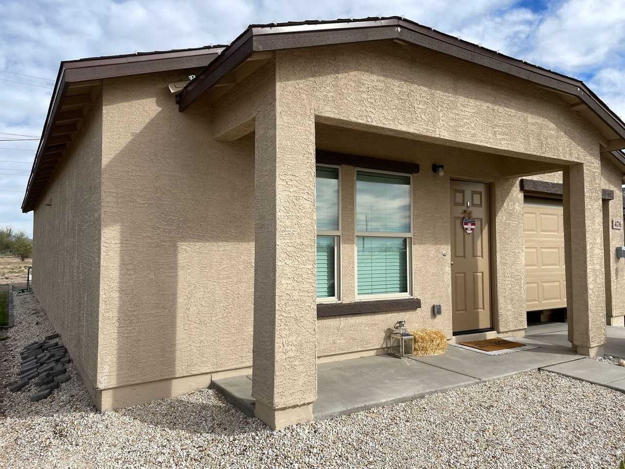 476 Reizen Dr - Photo 2 of 17