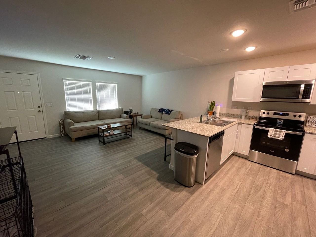 476 Reizen Dr - Photo 3 of 17