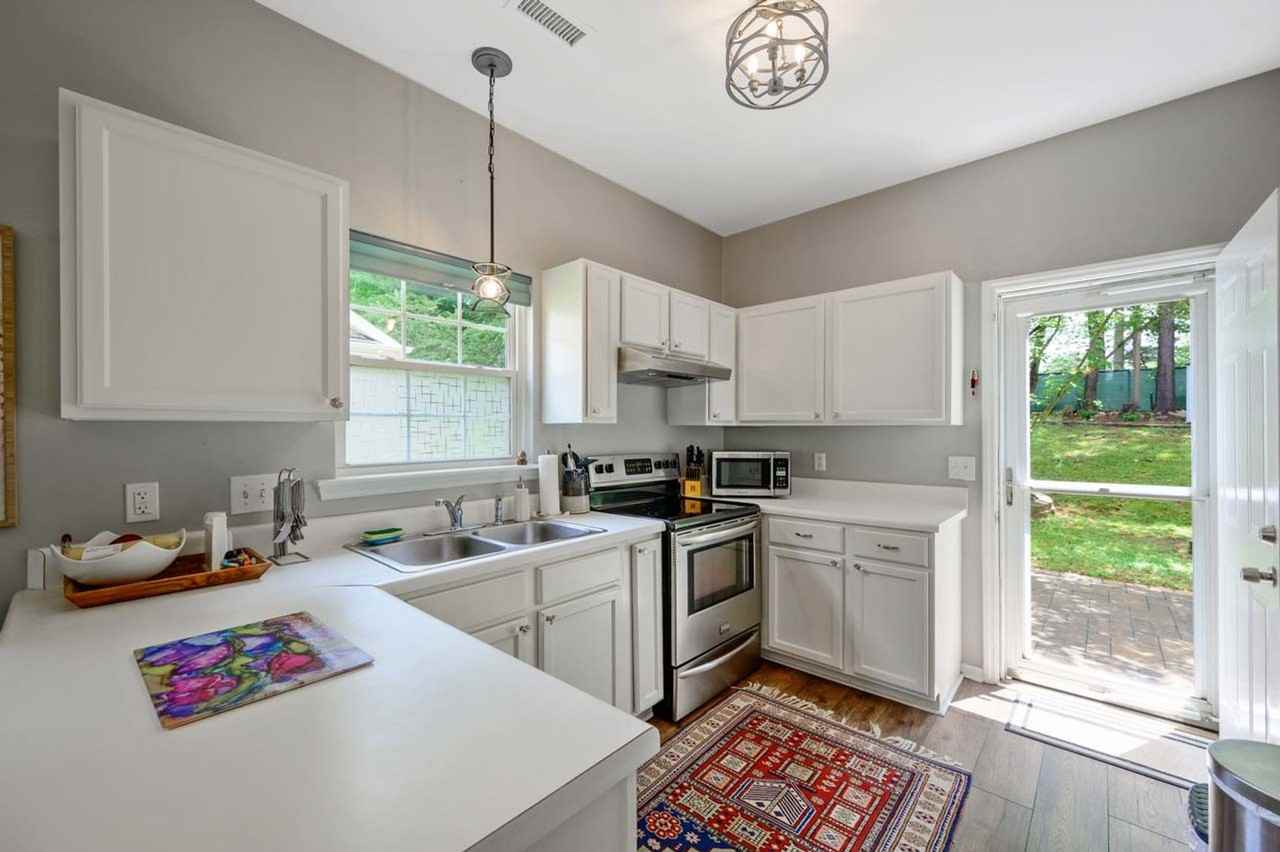 200 Highgate Cir - Photo 4 of 25