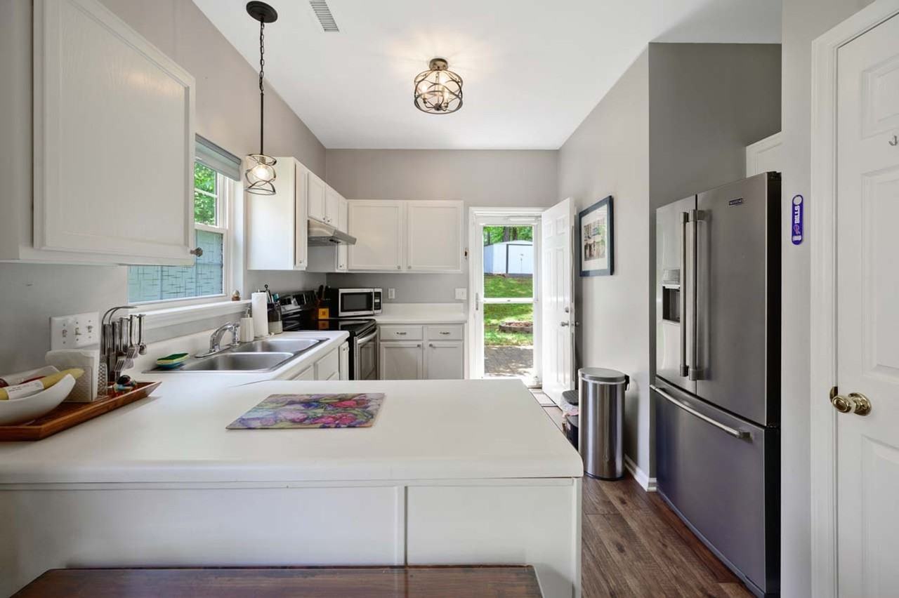 200 Highgate Cir - Photo 6 of 25