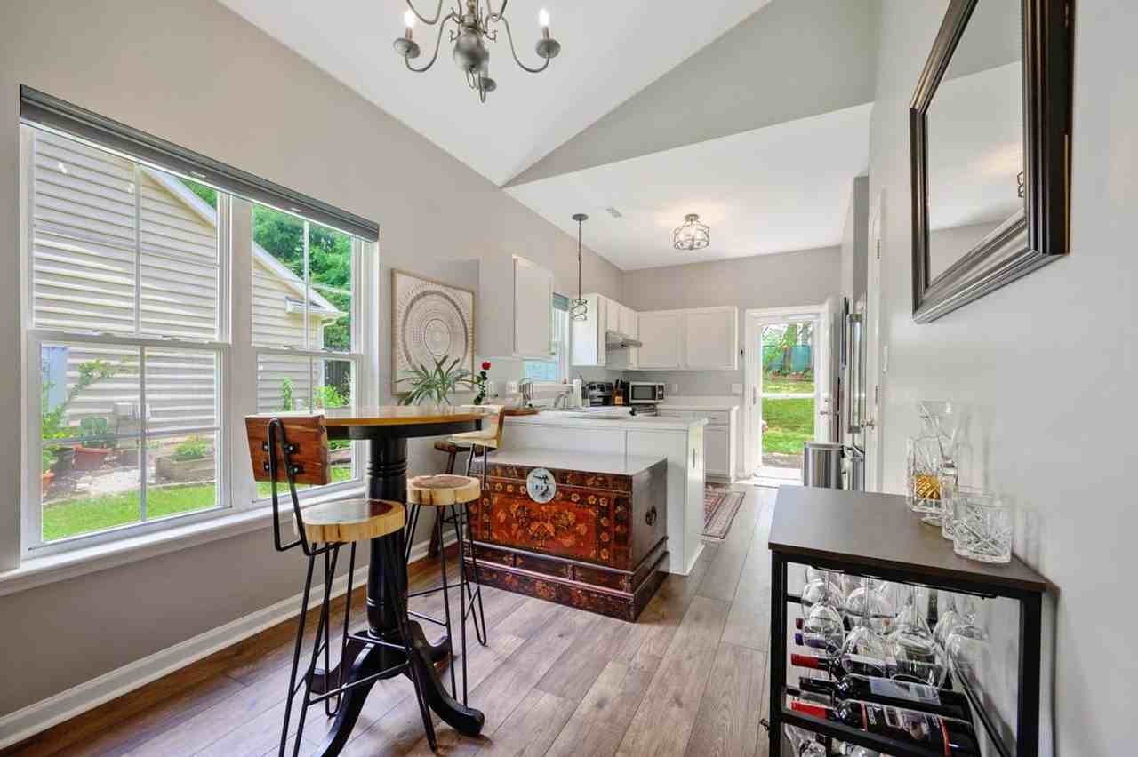 200 Highgate Cir - Photo 7 of 25