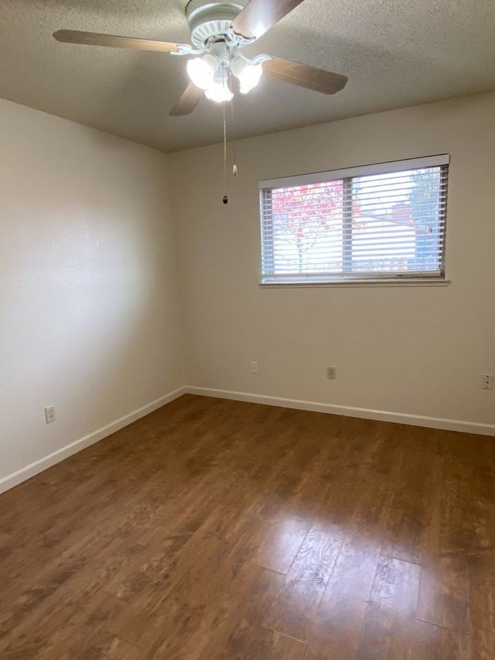 540 Gilbert Ave #2 - Photo 7 of 10