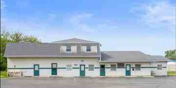 featured image of 614 E Streeter Ave