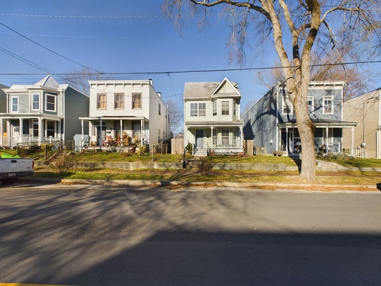 1106 N 22nd St - Photo 2 of 34