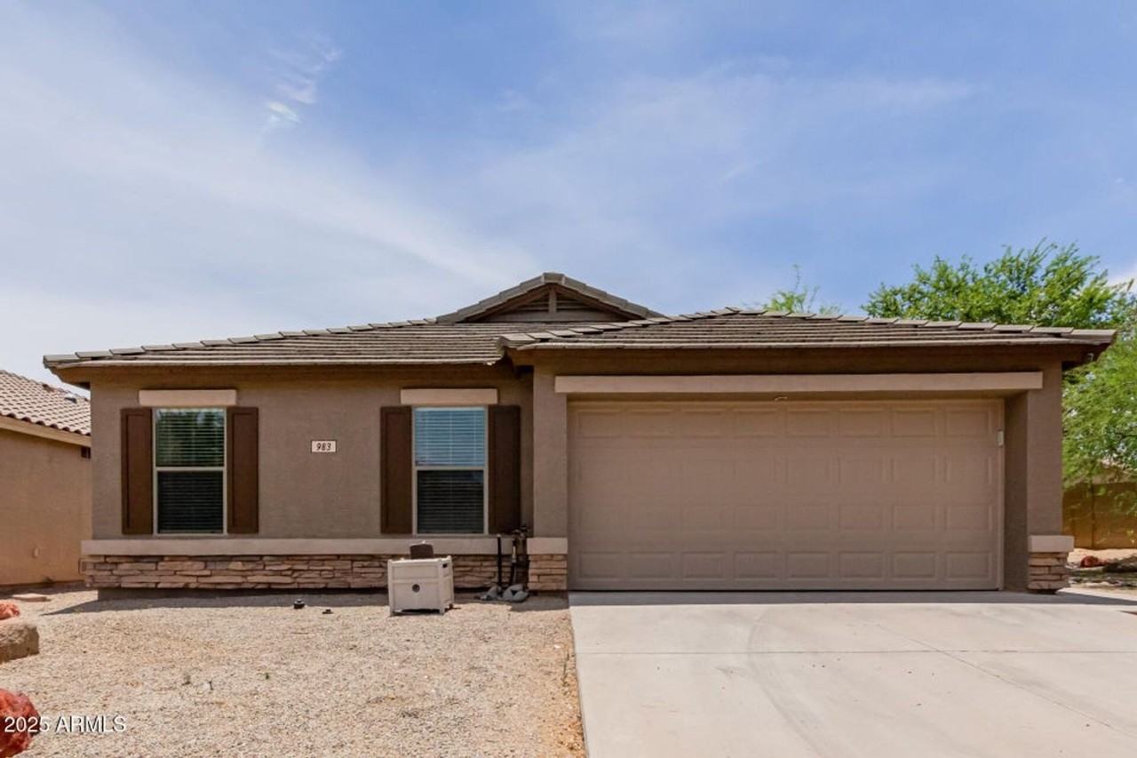 983 E Palomino Way