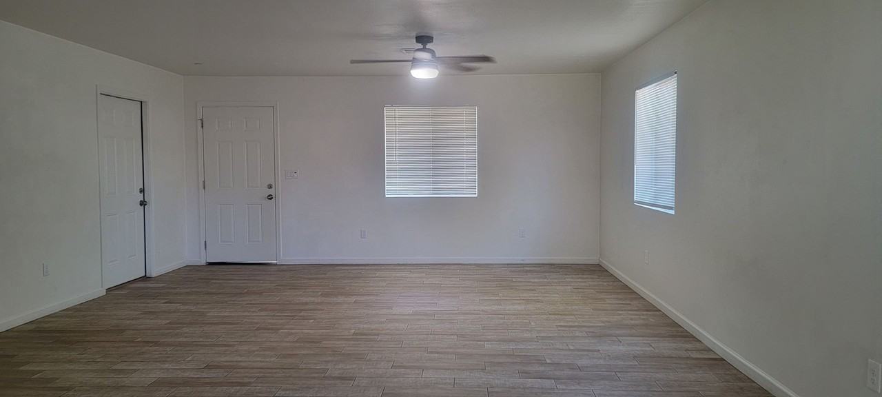 245 Francis St - Photo 3 of 11