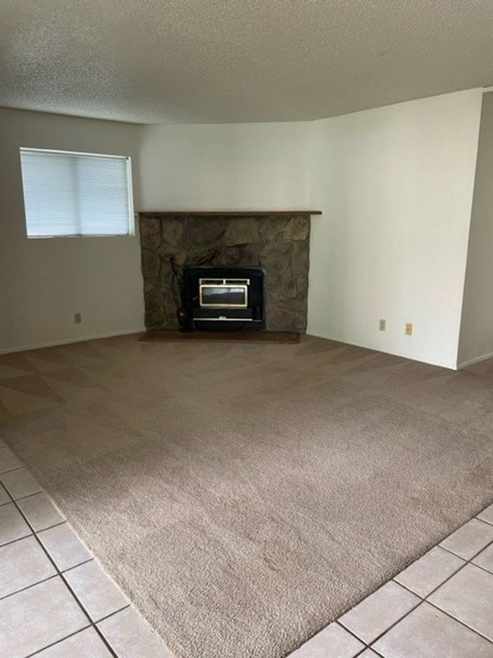 1206 Avenida Del Sol - Photo 3 of 10