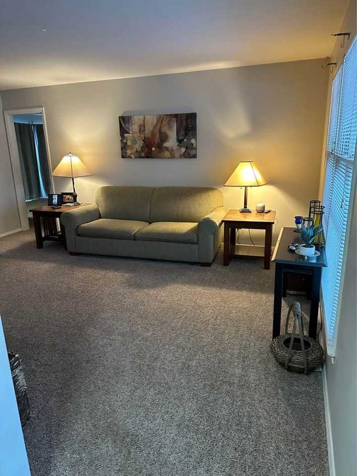 105 Dorothy Dr - Photo 2 of 18