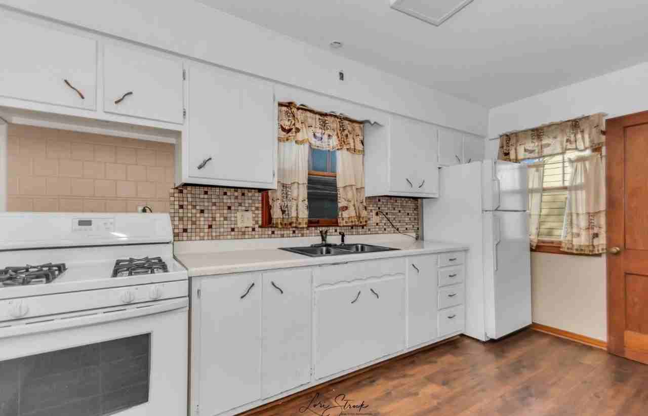 1781 Sunnyside Ave - Photo 2 of 24