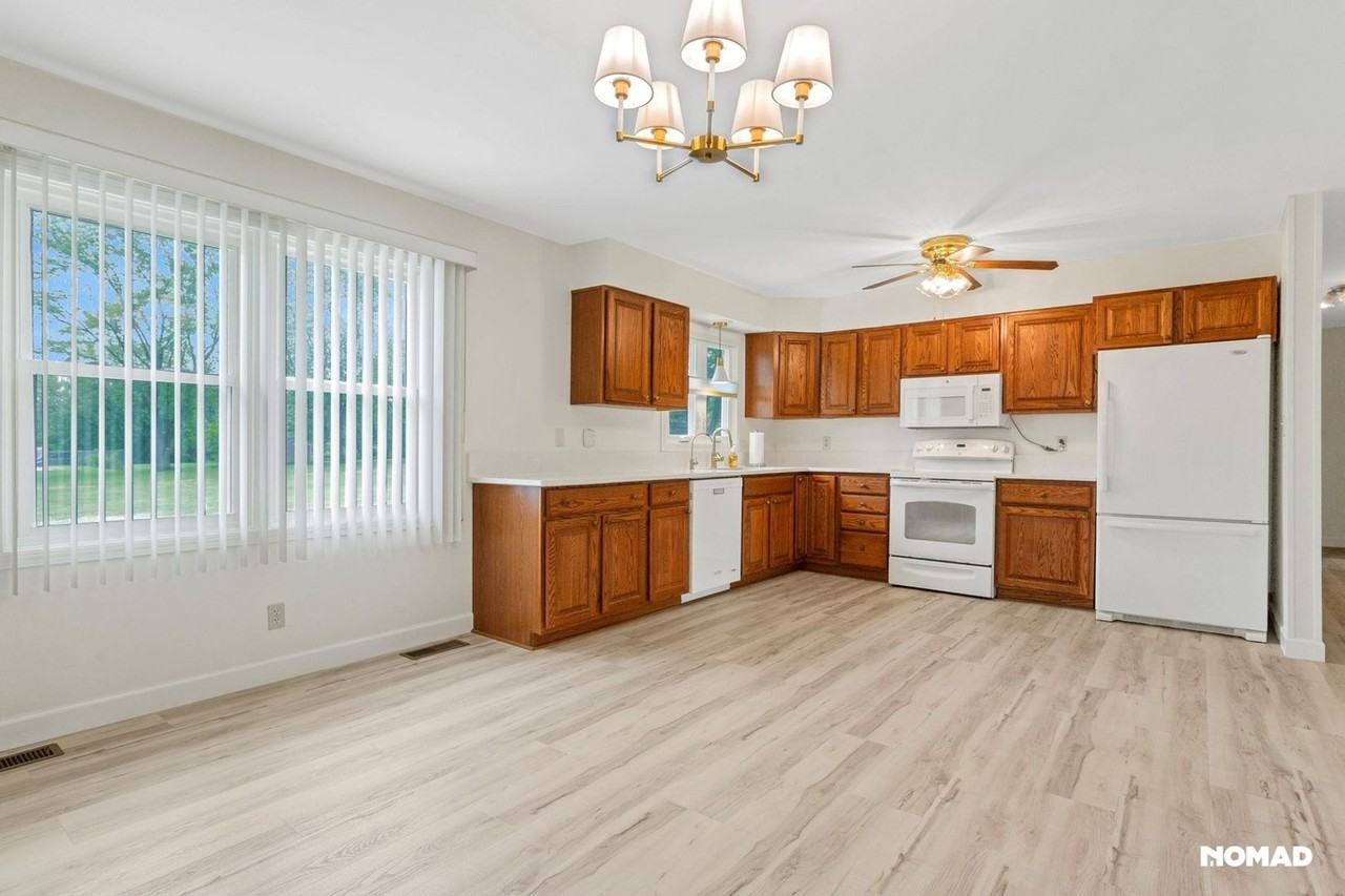 13535 Georgia St - Photo 2 of 26