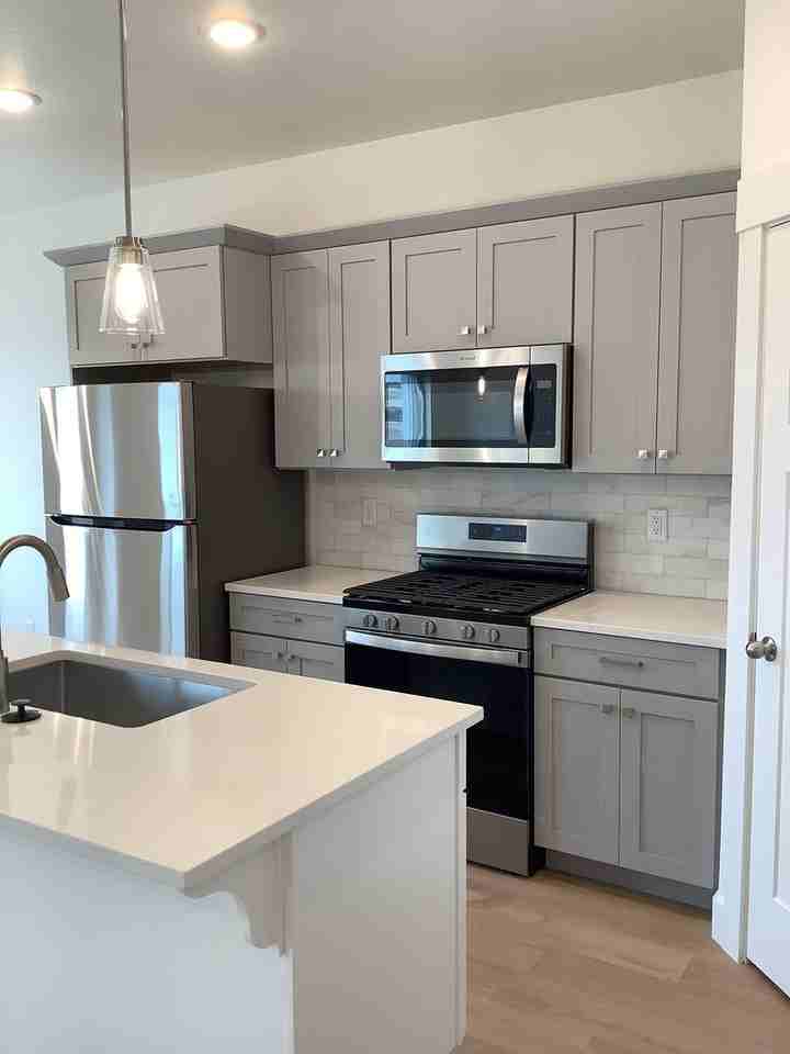 941 N Portman Way - Photo 4 of 19