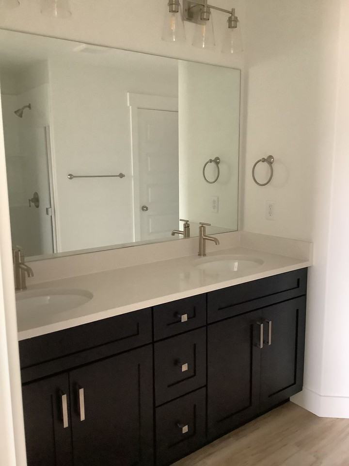 911 North Portman Way - Photo 3 of 17