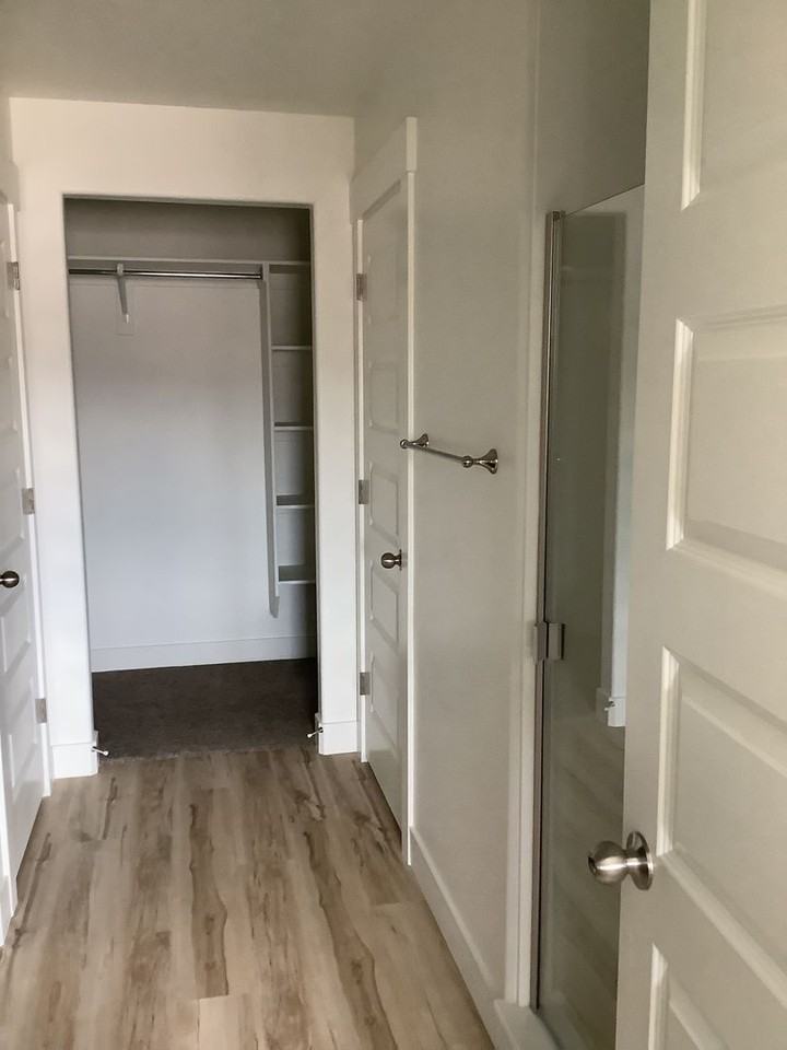 911 North Portman Way - Photo 4 of 17