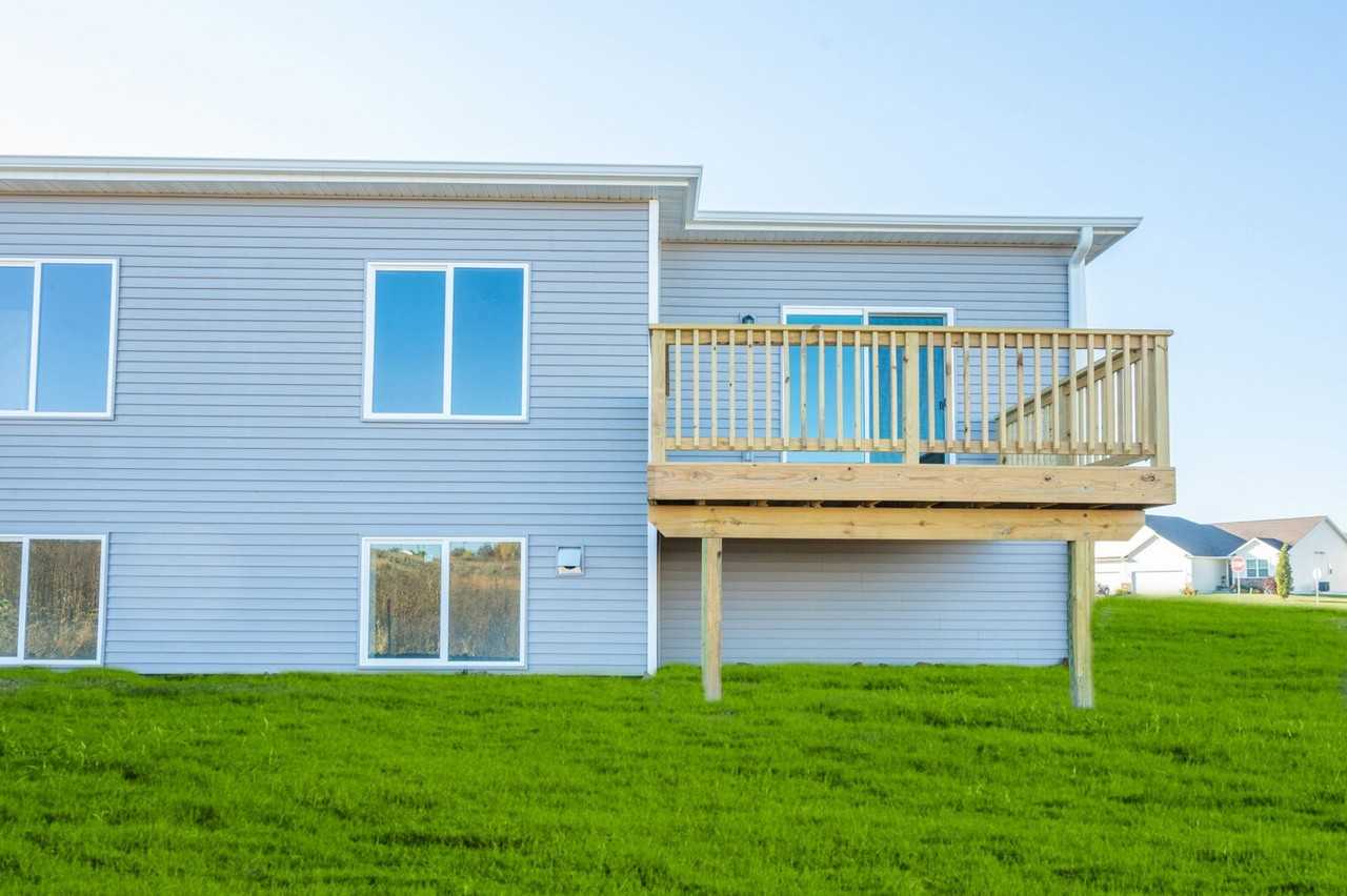 805 E Trace Way - Photo 2 of 39