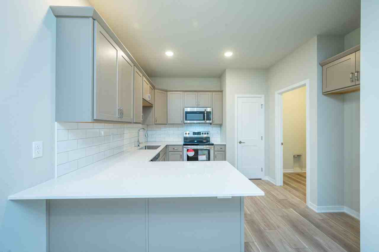 805 E Trace Way - Photo 7 of 39