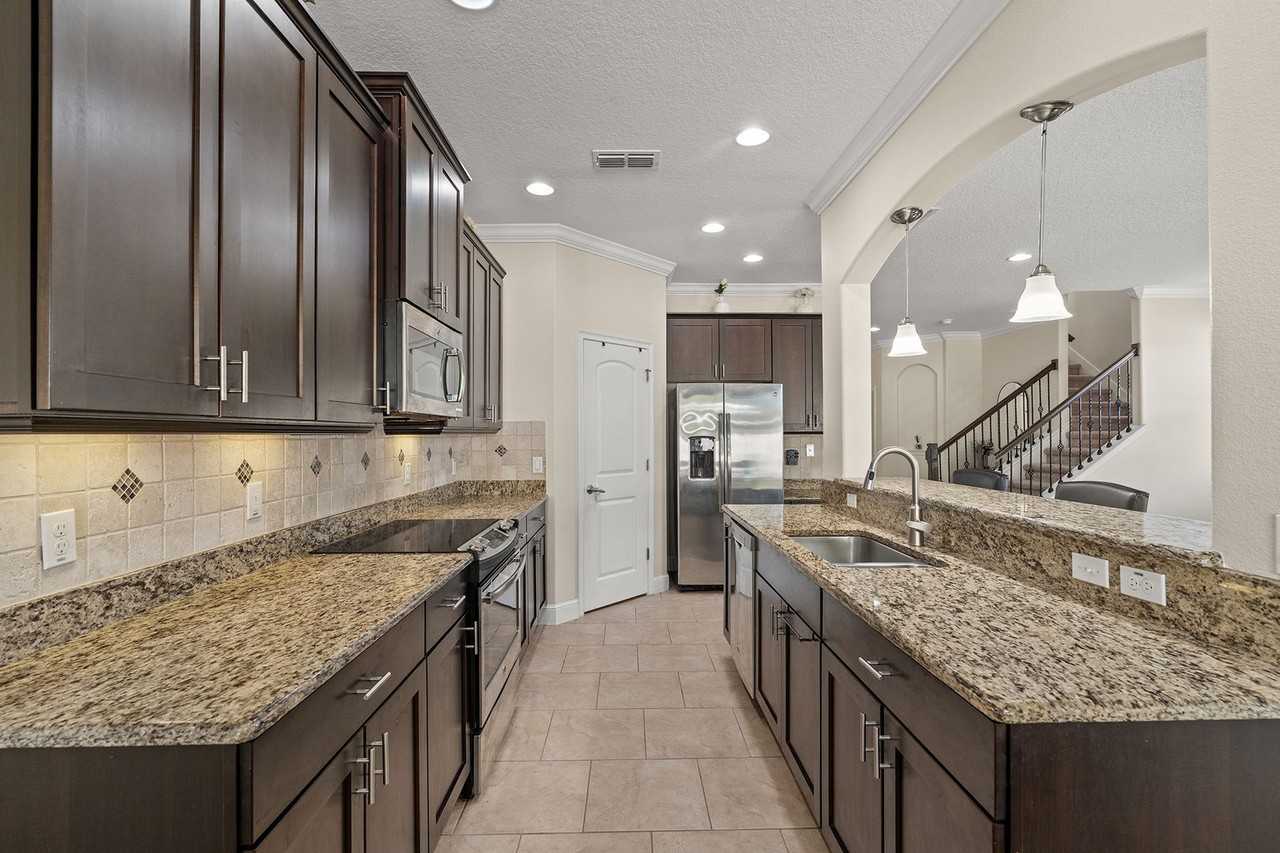 5201 Lake Hinden Cv - Photo 2 of 16
