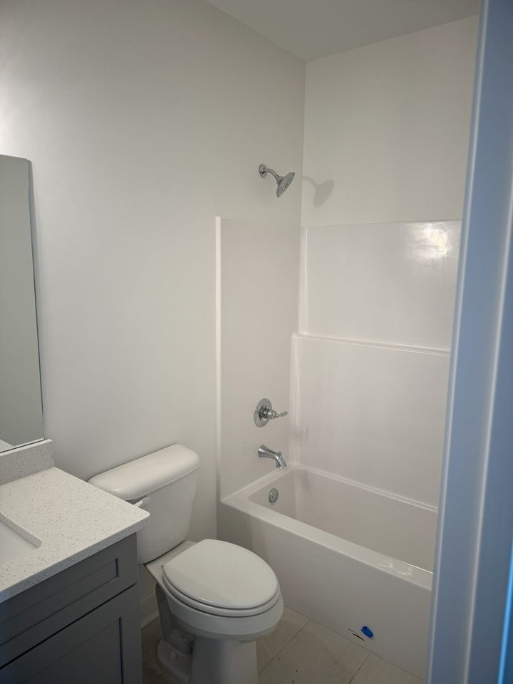 731 Southview Dr - Photo 3 of 18