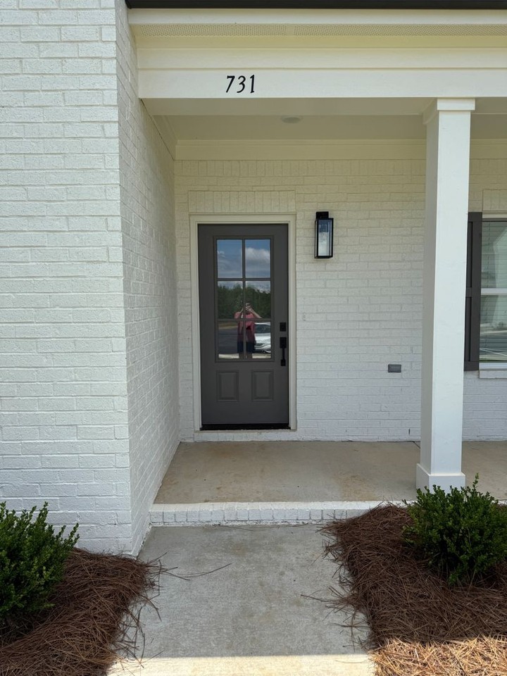731 Southview Dr - Photo 4 of 18