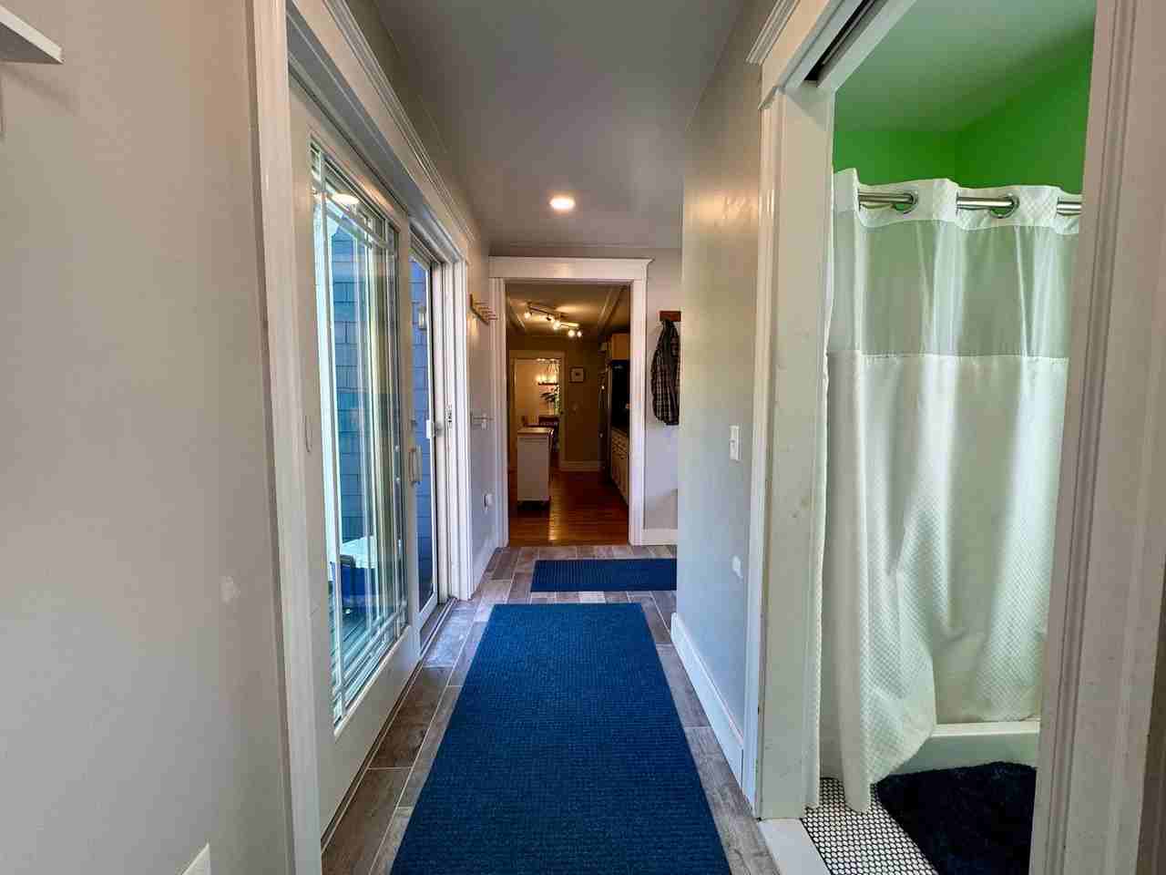 275 Middle Rd - Photo 3 of 30