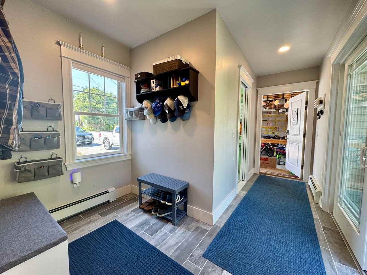 275 Middle Rd - Photo 4 of 30