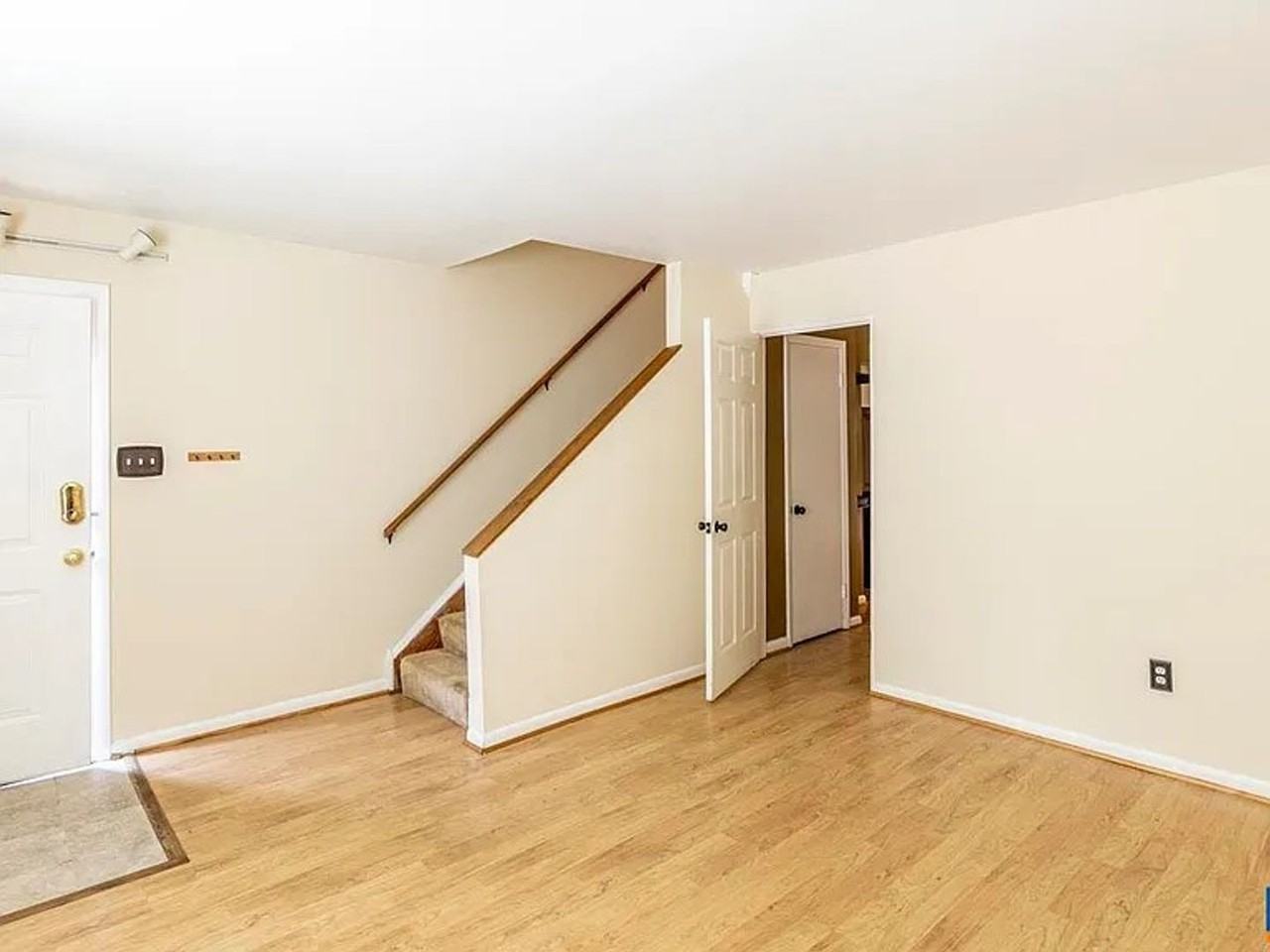 2707 Gatewood Cir - Photo 2 of 5