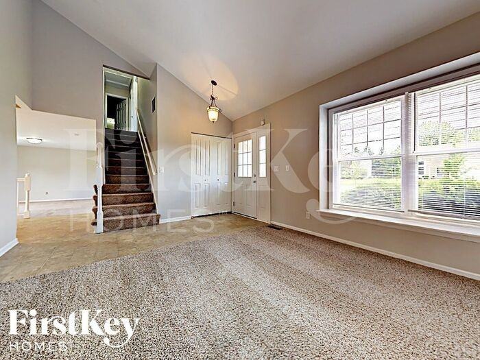 764 Weston Dr - Photo 3 of 18