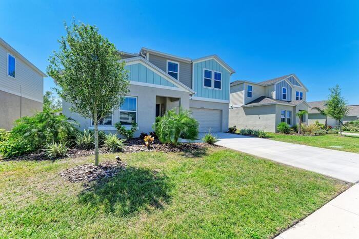 12738 Hysmith Loop - Photo 3 of 50