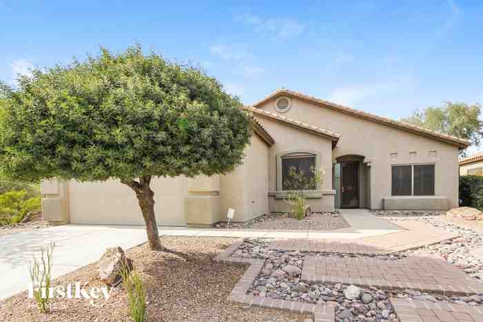 8229 N Sombrero Point Dr - Photo 2 of 15