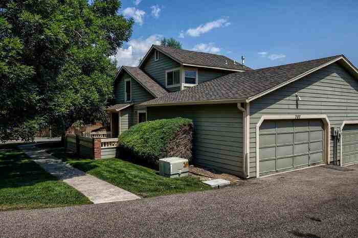 707 Crown Point Dr - Photo 3 of 29