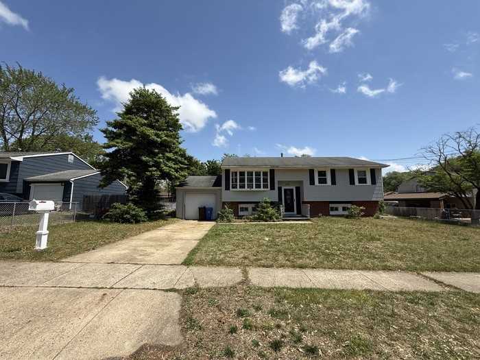 309 Ellis Ct - Photo 2 of 39