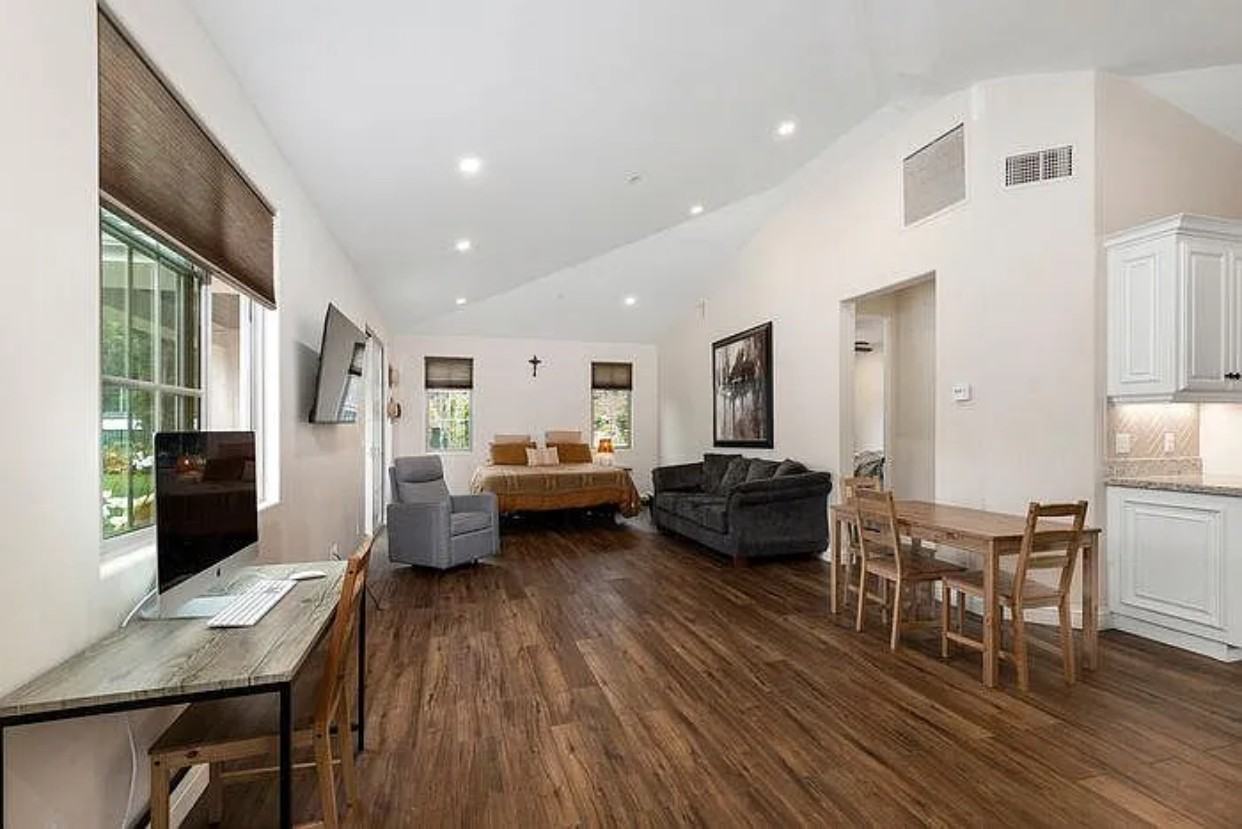 975 Del Dios Rd #NA - Photo 3 of 8