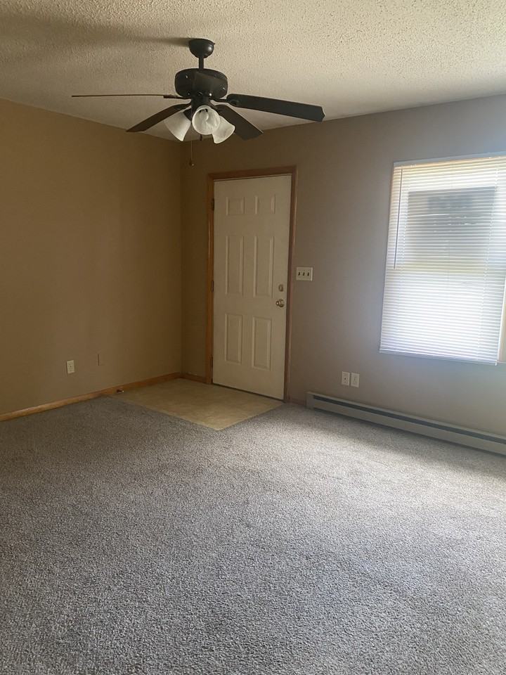 1005 W Davis St #NA - Photo 3 of 11