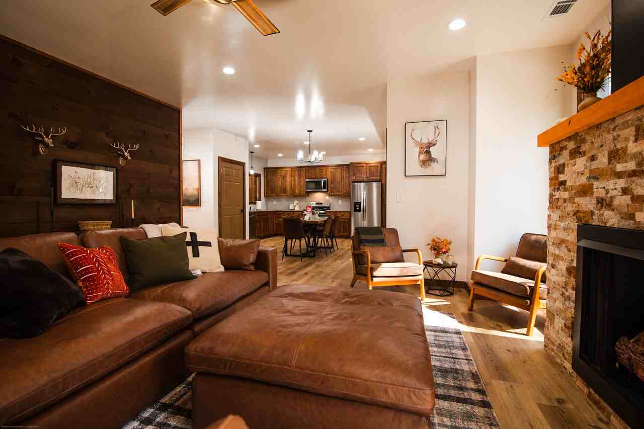 200 Echo Ln #NA - Photo 2 of 25