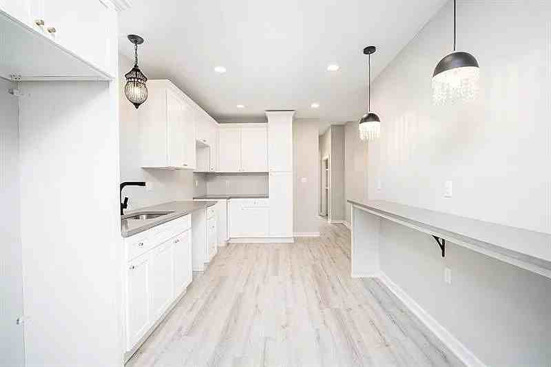 1124 Voskamp St #NA - Photo 2 of 27