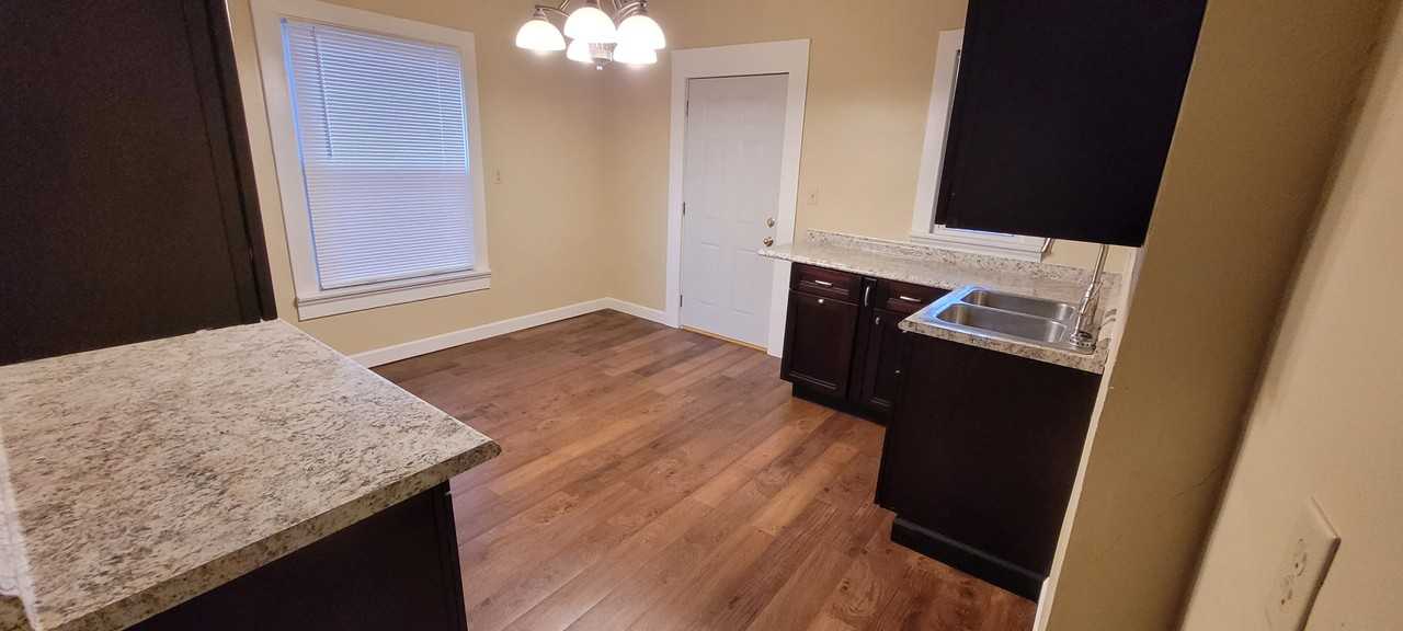 43 45 Gunckel Ave #45 - Photo 3 of 20