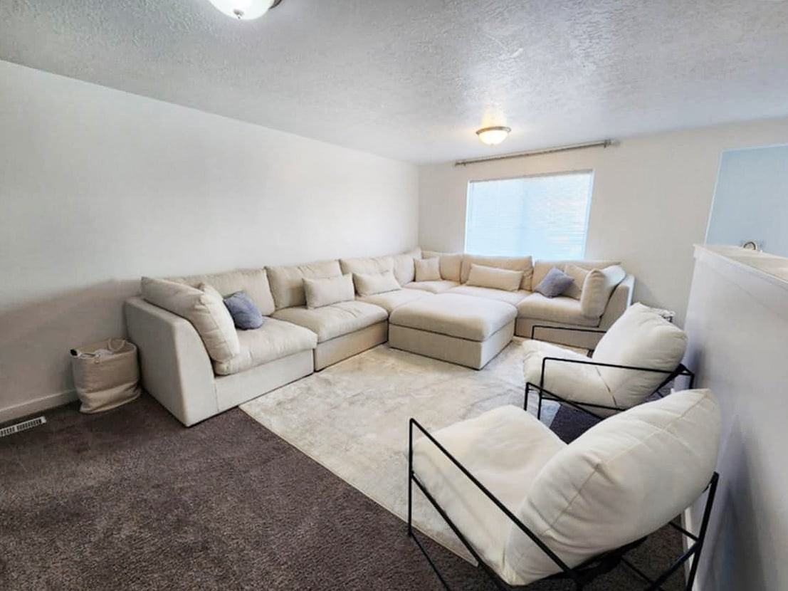 447 S Pegasus Way - Photo 3 of 41