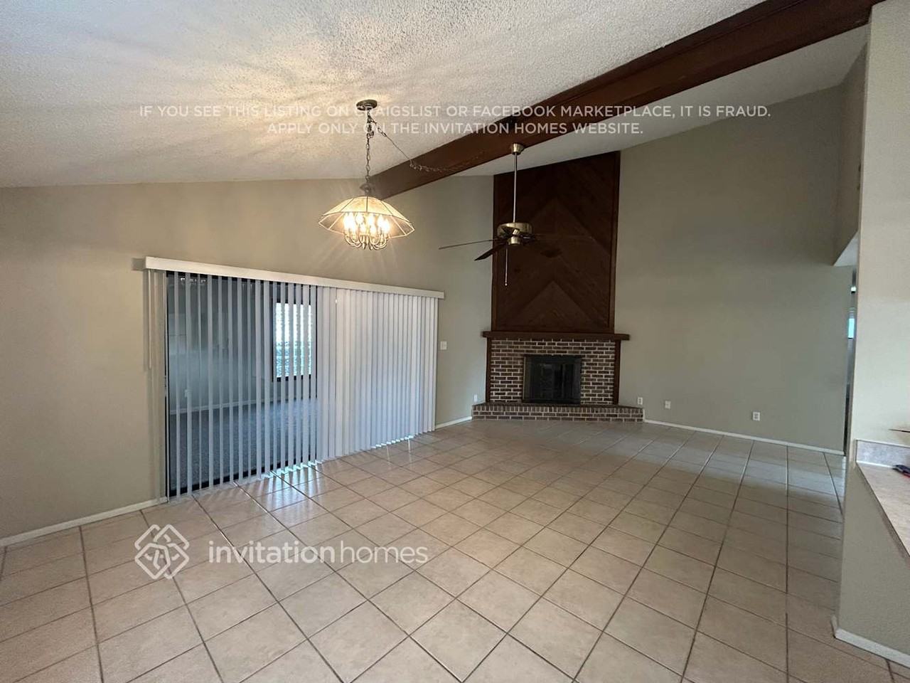2501 E Timberlane Dr - Photo 2 of 18