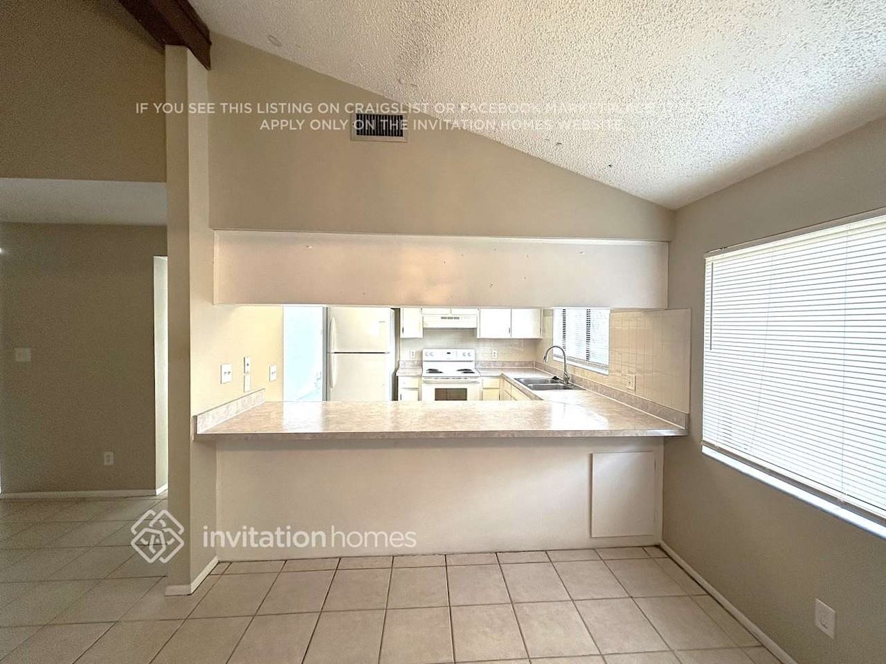 2501 E Timberlane Dr - Photo 3 of 18