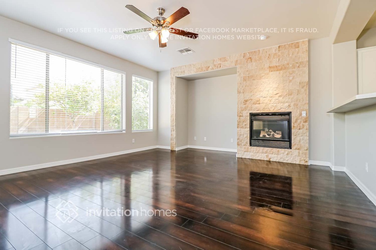 15280 W Redfield Rd - Photo 5 of 16