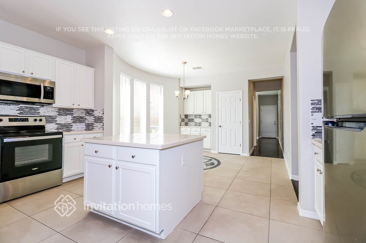 15280 W Redfield Rd - Photo 6 of 16