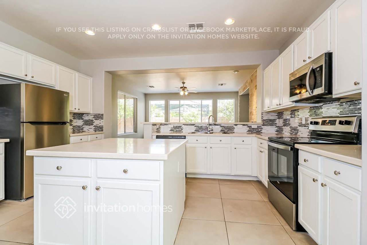 15280 W Redfield Rd - Photo 7 of 16
