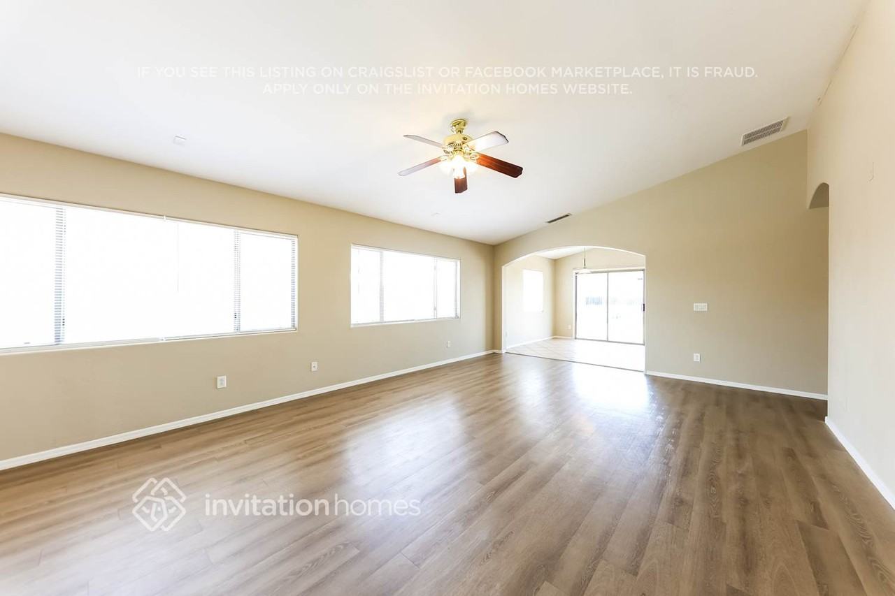 5433 W Grove St - Photo 4 of 19