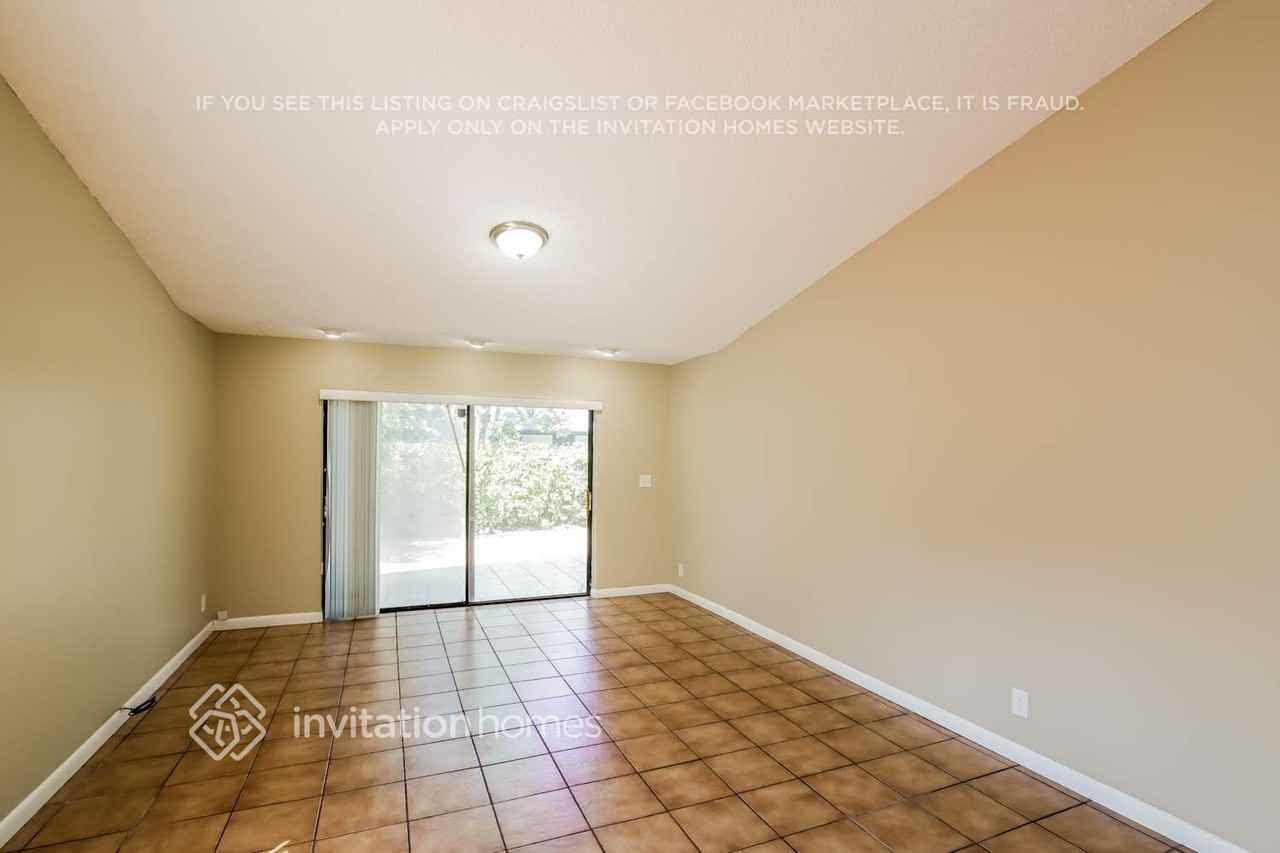 2301 Nw 102nd Way - Photo 6 of 17