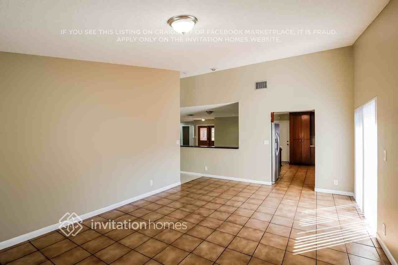 2301 Nw 102nd Way - Photo 7 of 17