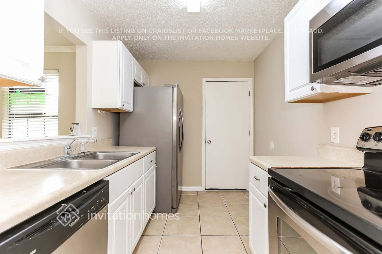 361 Hickory Hollow Dr N - Photo 6 of 17