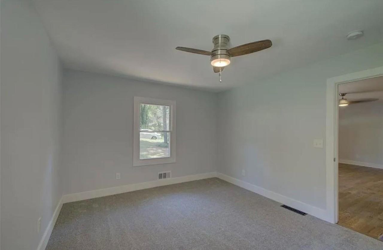 985 Frontier Trl Sw - Photo 2 of 11