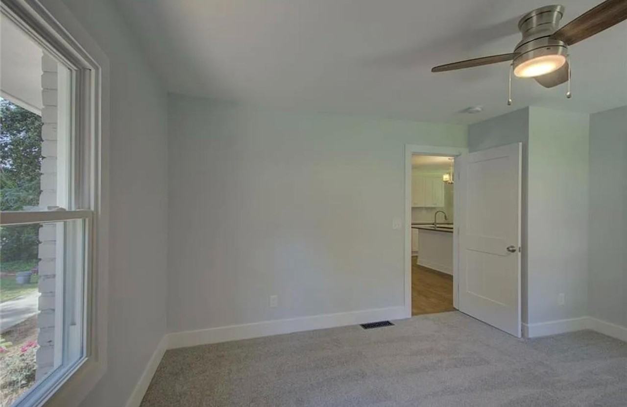 985 Frontier Trl Sw - Photo 3 of 11