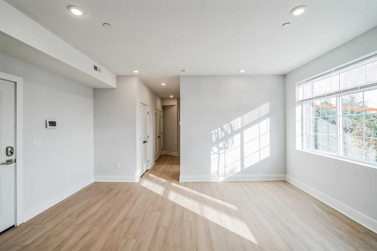 646 N 32nd St. - Photo 5 of 20