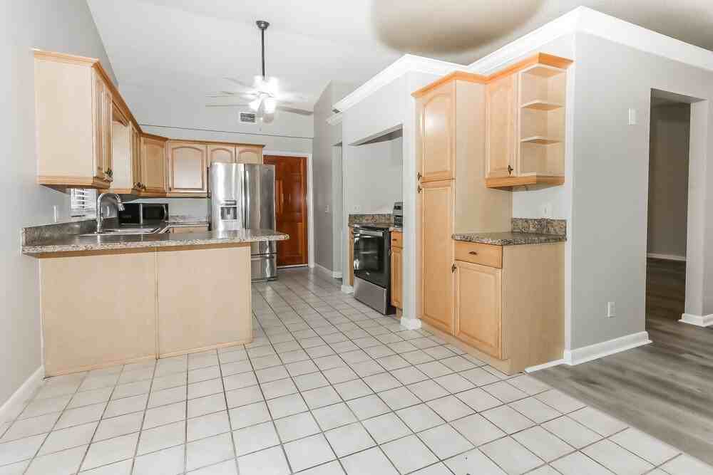 147 Viscaya Ave - Photo 7 of 16